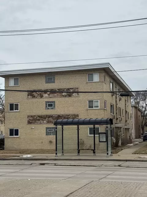 5241 N East River Rd #1C, Chicago, IL 60656