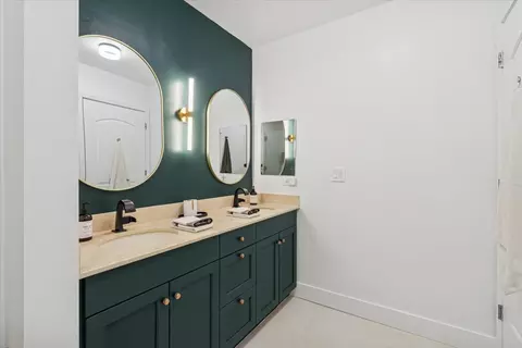 Bath - 420 E Waterside Dr #509, Chicago, IL 60601 photo 2 of 3