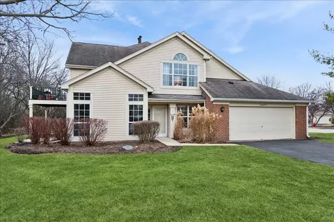 30 W073 Penny Ln, Warrenville, IL 60555