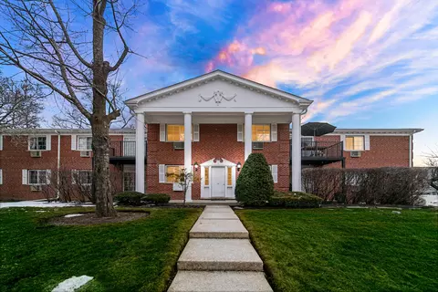101 N Lincoln Ln #2A, Arlington Heights, IL 60004