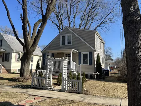 838 Glidden Ave, Dekalb, IL 60115