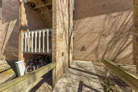6010 Forest View Rd #3A, Lisle, IL 60532