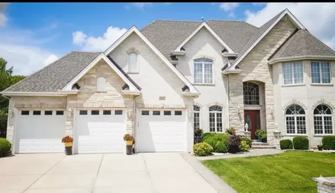 7650 Pineview Ln, Frankfort, IL 60423