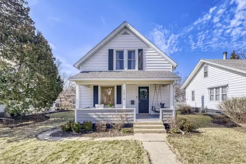 1219 Elm St, Saint Charles, IL 60174