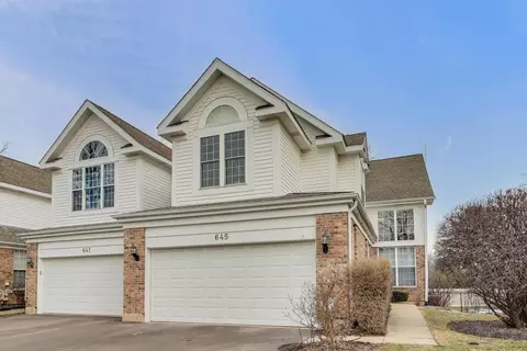 645 Citadel Dr #645, Westmont, IL 60559