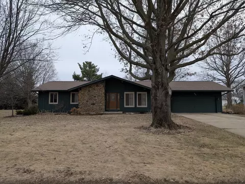 605 E Webster St, Polo, IL 61064