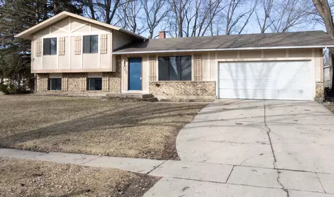 766 Windsor Dr, Crystal Lake, IL 60014