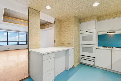 180 E Pearson St #4202, Chicago, IL 60611 photo 12