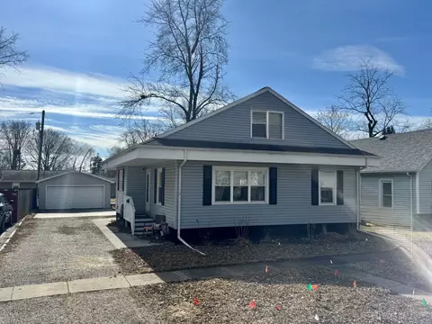 718 W Prairie St, Pontiac, IL 61764