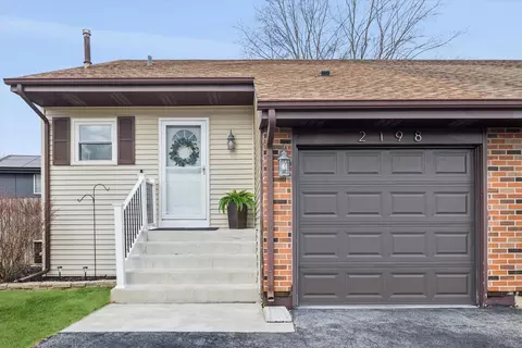 2198 Wildwood Ln, Hanover Park, IL 60133