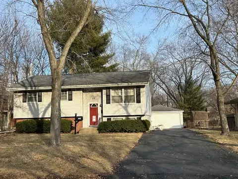 15 Simpson St, Geneva, IL 60134