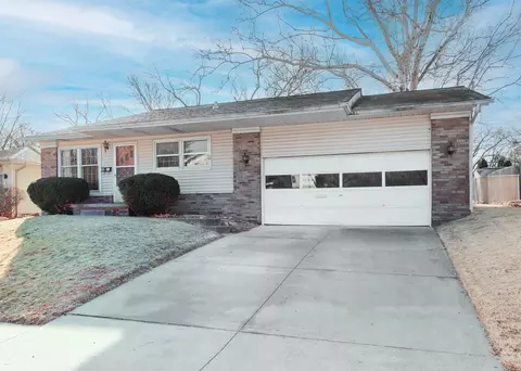 5418 11th Ave B, Moline, IL 61265 photo 2