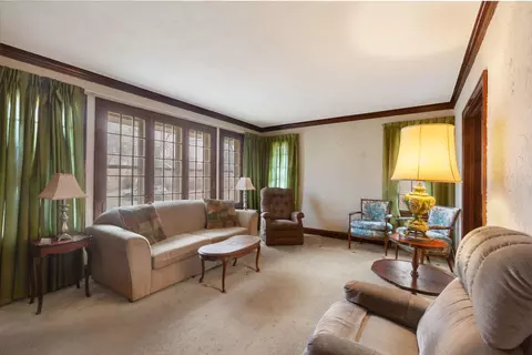 Living - 556 Orchard Ct, Des Plaines, IL 60016 photo 1 of 1