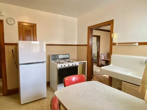 Kitchen - 556 Orchard Ct, Des Plaines, IL 60016 photo 1 of 3