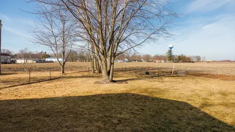 113 N 2nd St, Mclean, IL 61754 photo 3