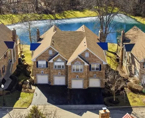 1304 Christine Ct, Vernon Hills, IL 60061