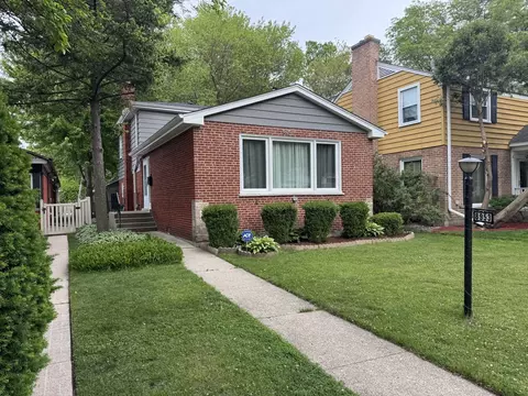 8953 Central Park Ave, Evanston, IL 60203
