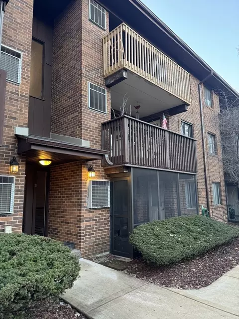 15125 Quail Hollow Dr #406, Orland Park, IL 60462