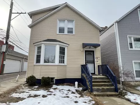 2017 W Norwood St, Chicago, IL 60659