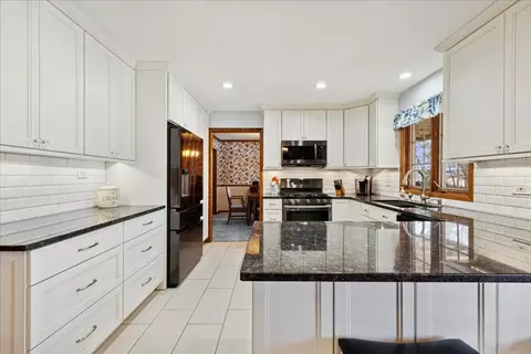 Kitchen - 1805 Brixham Ln, Johnsburg, IL 60051 photo 3 of 4