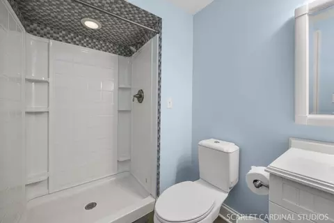 Bath - 2801 Crested Butte Trl, Plainfield, IL 60586 photo 3 of 4