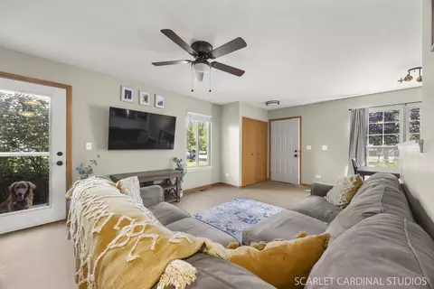 Living - 2801 Crested Butte Trl, Plainfield, IL 60586 photo 2 of 3