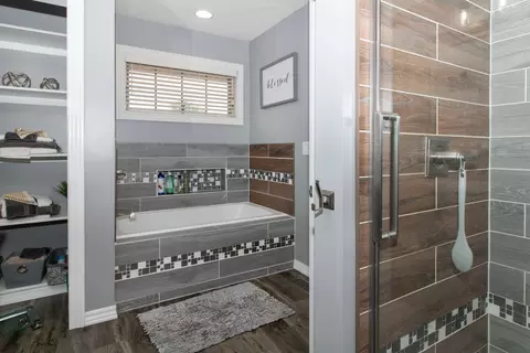Bath - 2297 Corrigan Way, Normal, IL 61761 photo 2 of 6