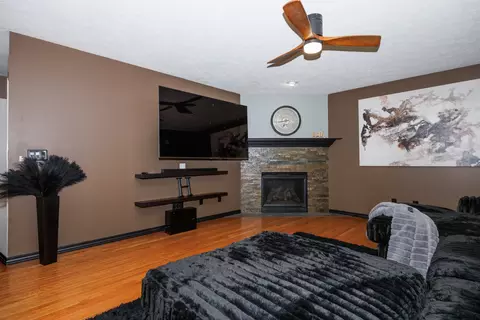 Living - 2297 Corrigan Way, Normal, IL 61761 photo 4 of 5