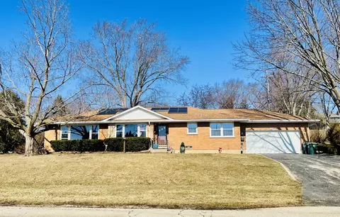 465 Poplar Ave, Antioch, IL 60002