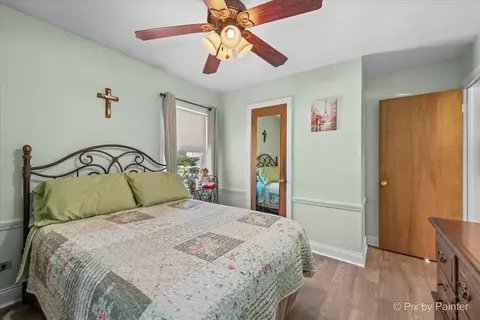 Bedroom - 1630 Henry Ave, Des Plaines, IL 60016 photo 2 of 3