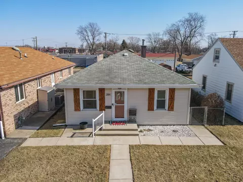 284 N Clinton Ave, Bradley, IL 60915