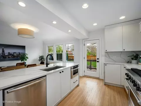 Kitchen - 305 Maplewood Rd, Riverside, IL 60546 photo 3 of 4