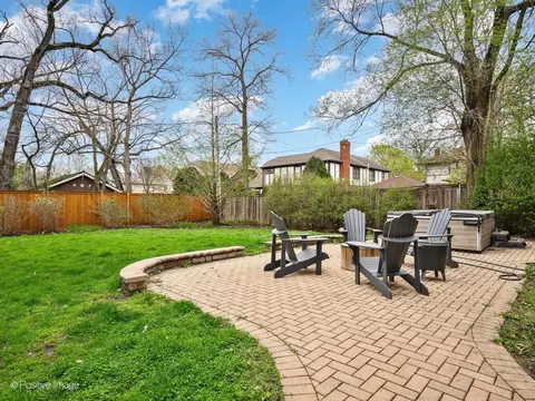 Exterior - 305 Maplewood Rd, Riverside, IL 60546 photo 3 of 3