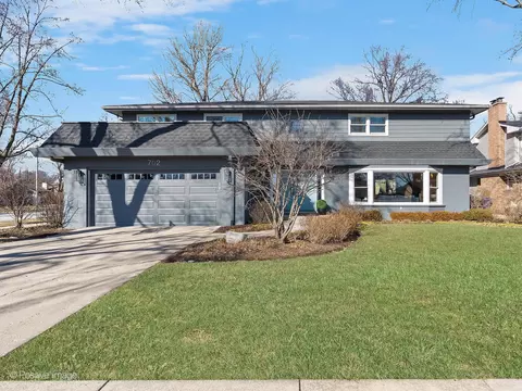 702 Courtland Cir, Western Springs, IL 60558