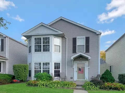 956 Four Seasons Blvd, Aurora, IL 60504