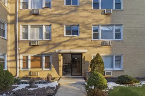 3822 Ruby St #2E, Schiller Park, IL 60176 photo 2