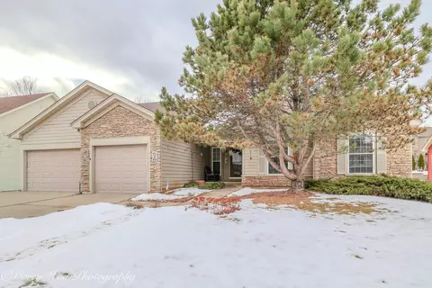 620 Ridge Dr, Elburn, IL 60119