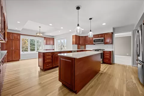 2802 Wedgewood Dr, Naperville, IL 60565 photo 12