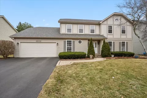 2802 Wedgewood Dr, Naperville, IL 60565