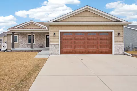 1439 Rhinelander Dr, Davenport, IA 52804