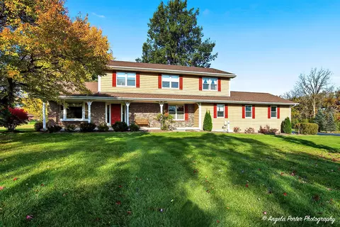 26630 N Pheasant Trl, Wauconda, IL 60084