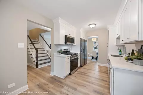 1026 Briarcliffe Blvd, Wheaton, IL 60189 photo 6