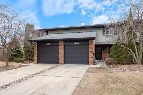1026 Briarcliffe Blvd, Wheaton, IL 60189
