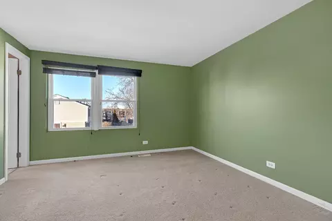 Bedroom - 2051 Kettering Rd, Hoffman Estates, IL 60169 photo 2 of 8