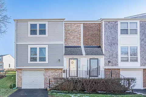 2051 Kettering Rd, Hoffman Estates, IL 60169