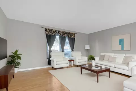 Living - 2051 Kettering Rd, Hoffman Estates, IL 60169 photo 2 of 5