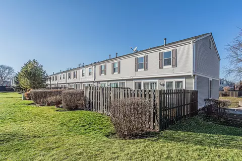 Exterior - 2051 Kettering Rd, Hoffman Estates, IL 60169 photo 4 of 4