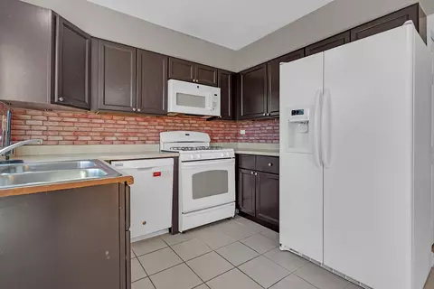 Kitchen - 2051 Kettering Rd, Hoffman Estates, IL 60169 photo 1 of 3