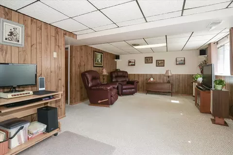Other - 1335 Gentry Rd, Hoffman Estates, IL 60169 photo 4 of 8