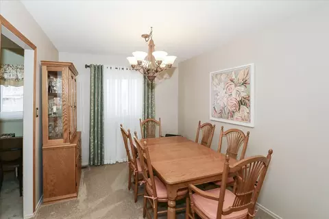 Dining - 1335 Gentry Rd, Hoffman Estates, IL 60169 photo 1 of 1